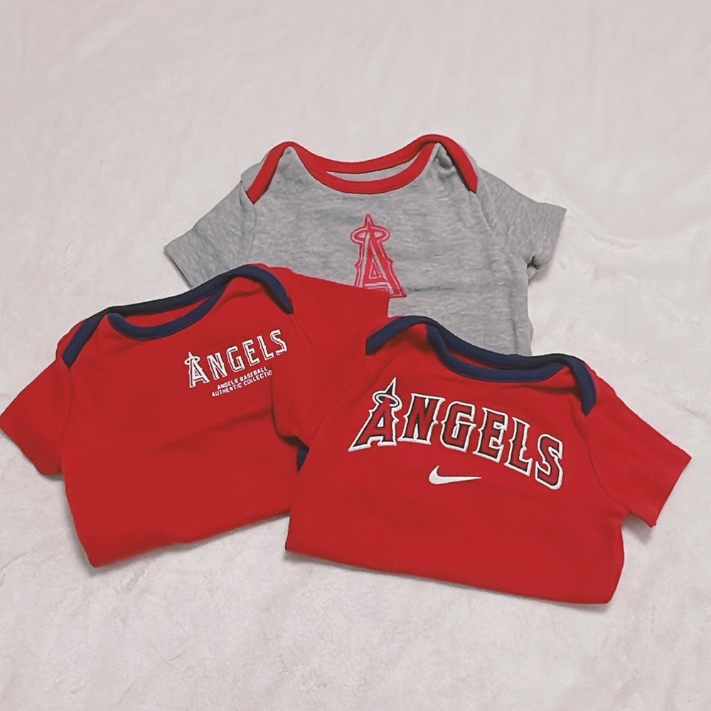 🥏 3 for $20
NWOT Angels Baseball Onsies 6-9 months